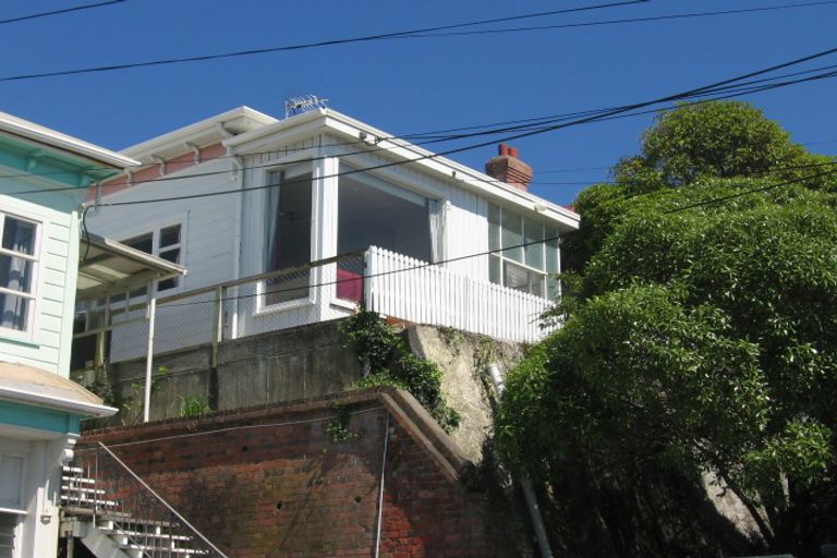 Photo of property in 11 Maarama Crescent, Aro Valley, Wellington, 6021