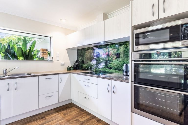 Photo of property in 270 Te Moana Road, Waikanae, 5036