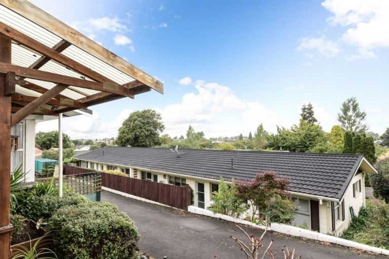 Photo of property in 79 Tuhikaramea Road, Dinsdale, Hamilton, 3204