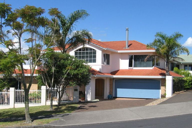 Photo of property in 26 Tornado Place, West Harbour, Auckland, 0618