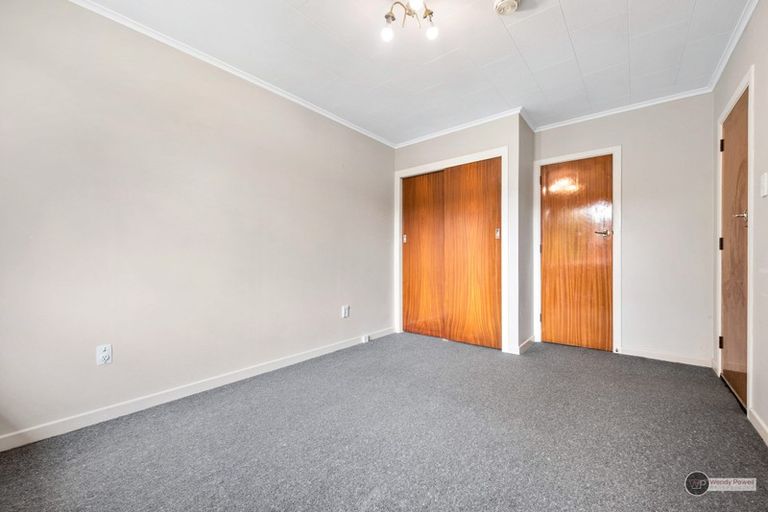 Photo of property in 1/11 Sutherland Avenue, Silverstream, Upper Hutt, 5019