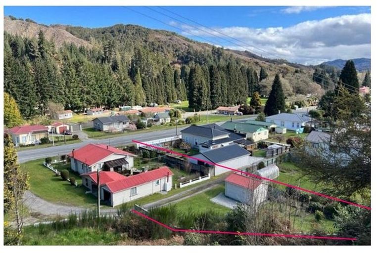 Photo of property in 4 Broadway, Reefton, 7830