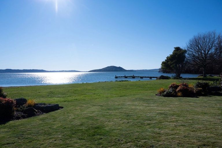 Photo of property in 18 Gemini Place, Kawaha Point, Rotorua, 3010