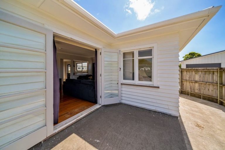 Photo of property in 132 Ngamotu Road, Spotswood, New Plymouth, 4310