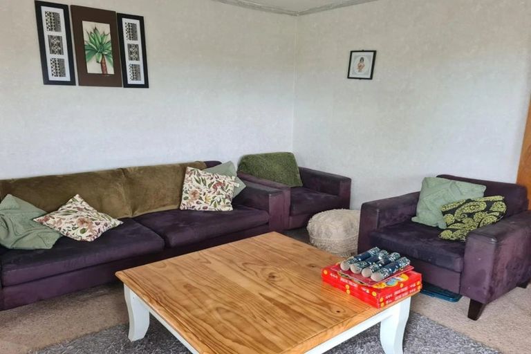 Photo of property in 8 Pahi Place, West Harbour, Auckland, 0618