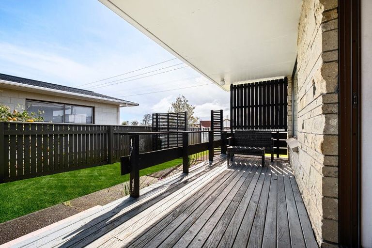 Photo of property in 2 Tiverton Crescent, Whalers Gate, New Plymouth, 4310