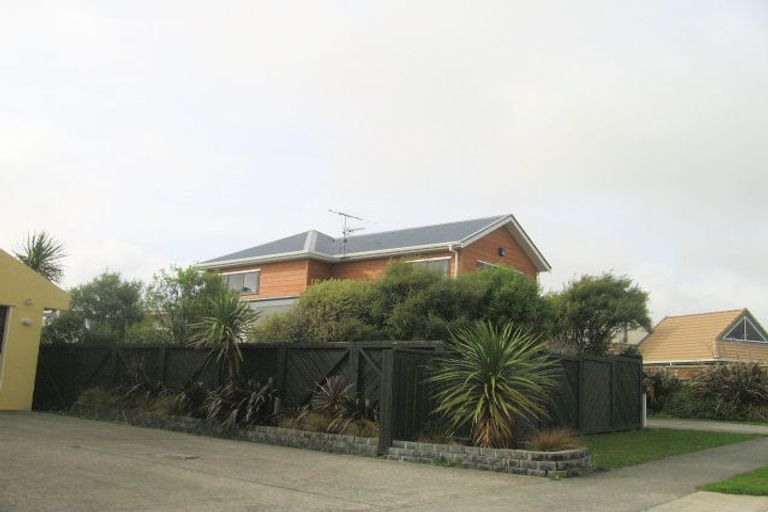 Photo of property in 16 Doncaster Terrace, Ascot Park, Porirua, 5024