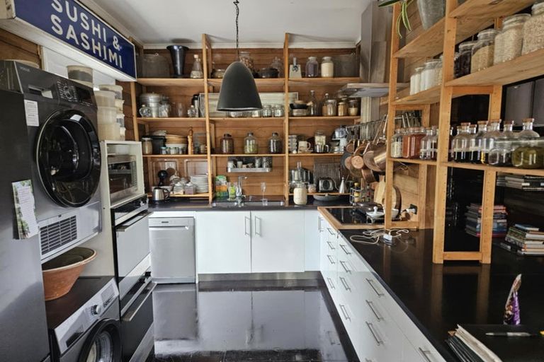 Photo of property in 26 Hawkhurst Road, Lyttelton, 8082