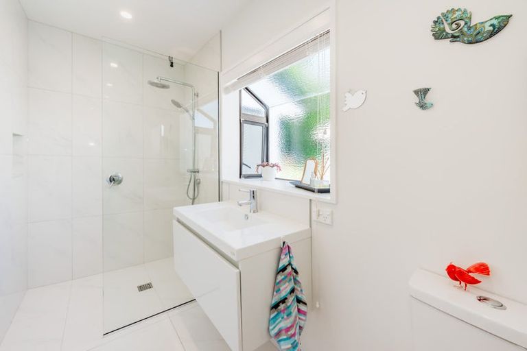 Photo of property in 81 Nimmo Avenue East, Waikanae, 5036