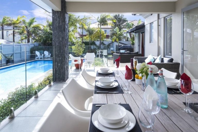 Photo of property in 43 Manor Park, Sunnyhills, Auckland, 2010