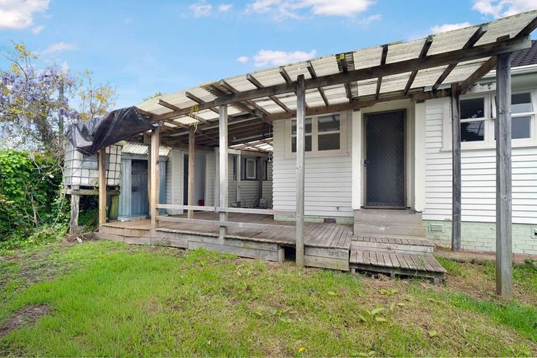 Photo of property in 49 Longburn Road, Henderson, Auckland, 0610