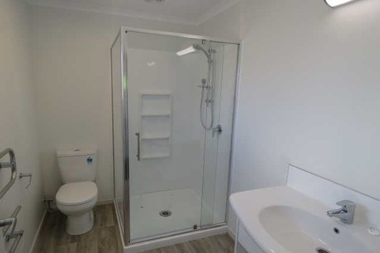 Photo of property in 4/50 Banbury Crescent, Fairfield, Hamilton, 3214