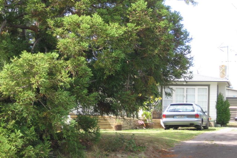 Photo of property in 18 Dakota Avenue, Beach Haven, Auckland, 0626