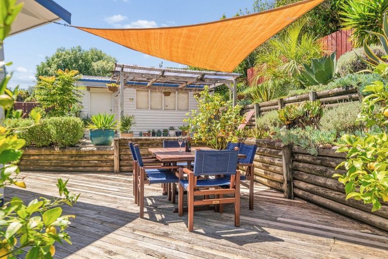 Photo of property in 21 Oaklands Grove, Clouston Park, Upper Hutt, 5018