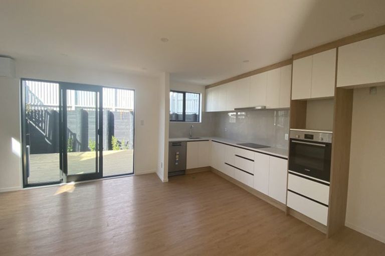 Photo of property in 37d Allington Road, Massey, Auckland, 0614