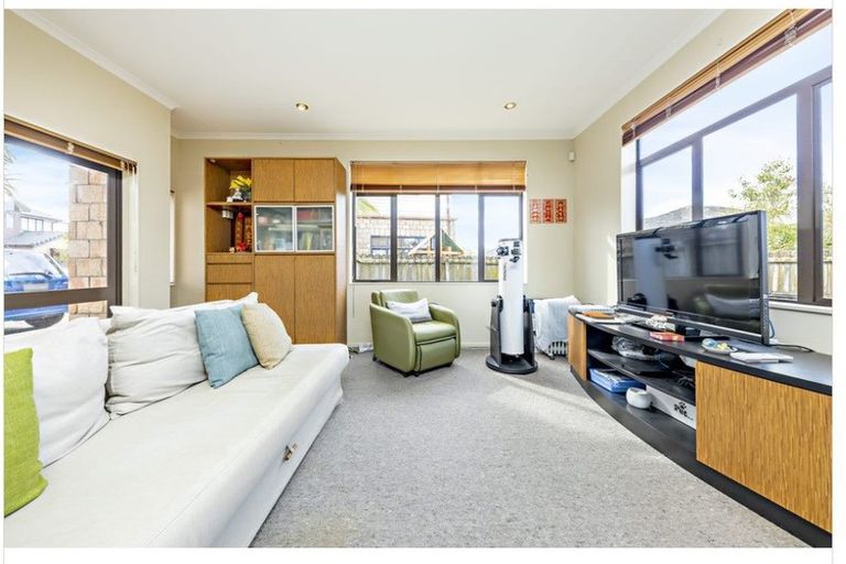 Photo of property in 10 Derg Place, East Tamaki, Auckland, 2013