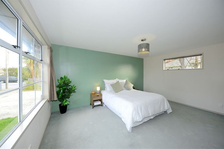 Photo of property in 62 Northcote Road, Northcote, Christchurch, 8052