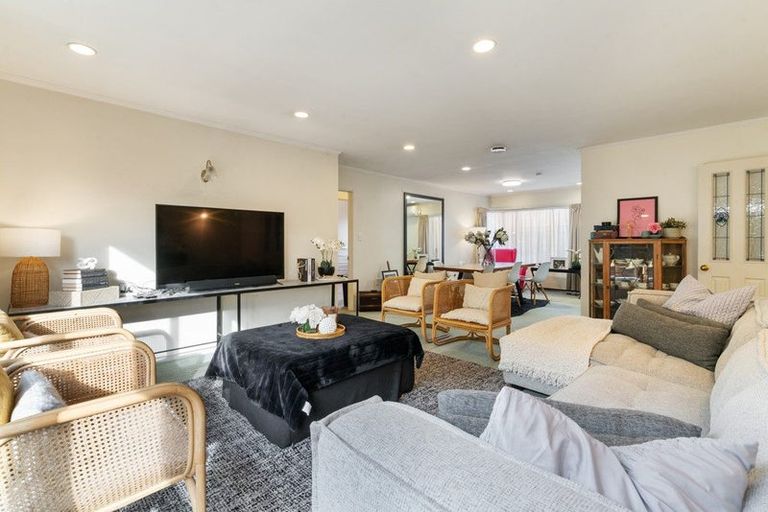 Photo of property in 2/17 Arthur Road, Hillpark, Auckland, 2102