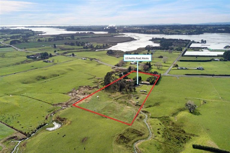 Photo of property in 115 Awhitu Road, Karioitahi, Waiuku, 2683