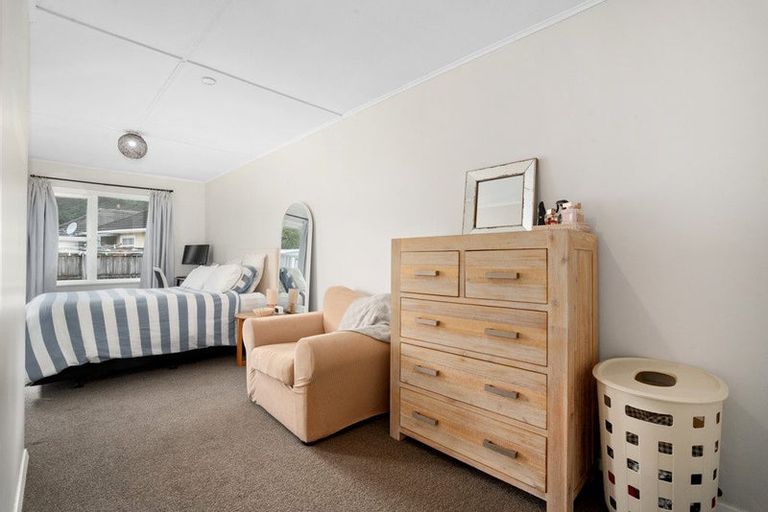 Photo of property in 42 Donnelley Drive, Wainuiomata, Lower Hutt, 5014