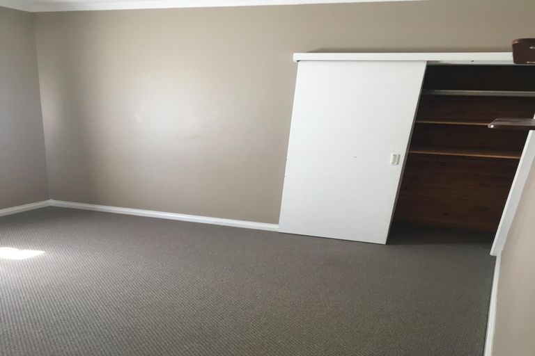 Photo of property in 25 Shortland Street, Regent, Whangarei, 0112