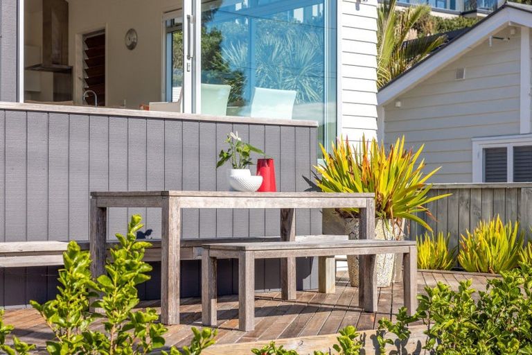 Photo of property in 2/28 Beach Parade, Oneroa, Waiheke Island, 1081