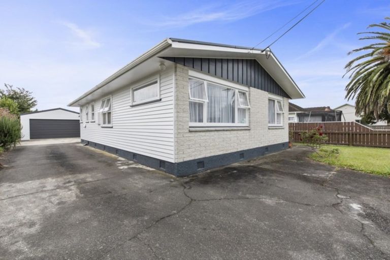 Photo of property in 137 Bartholomew Road, Levin, 5510