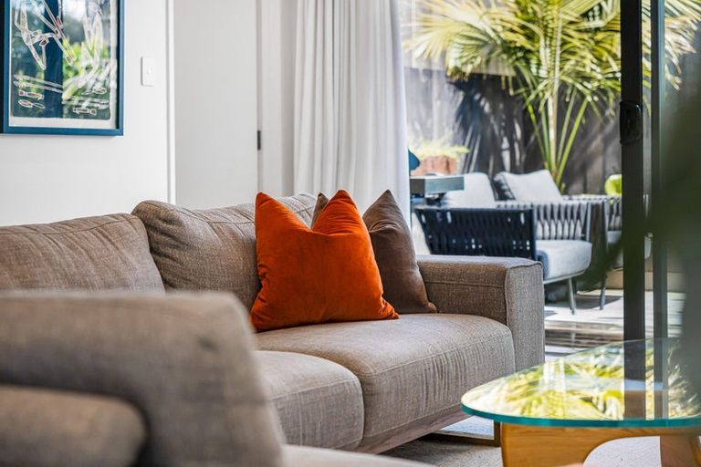 Photo of property in 14b Kelwyn Road, Kelston, Auckland, 0602