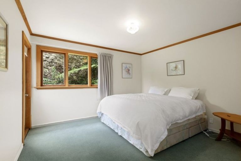 Photo of property in 5 Whiorau Grove, Lowry Bay, Lower Hutt, 5013