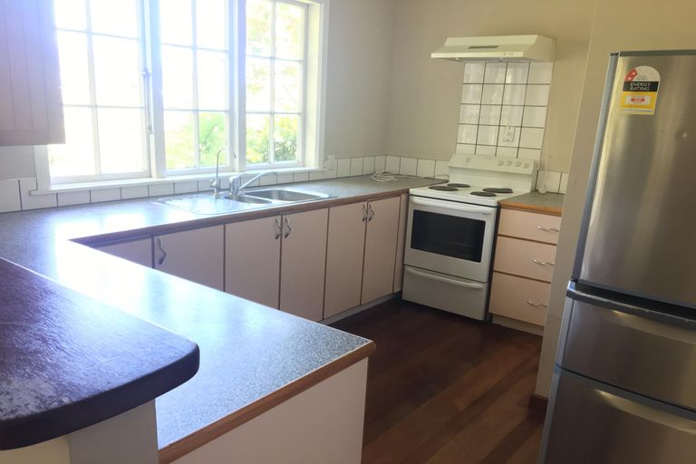 Photo of property in 25 Shortland Street, Regent, Whangarei, 0112