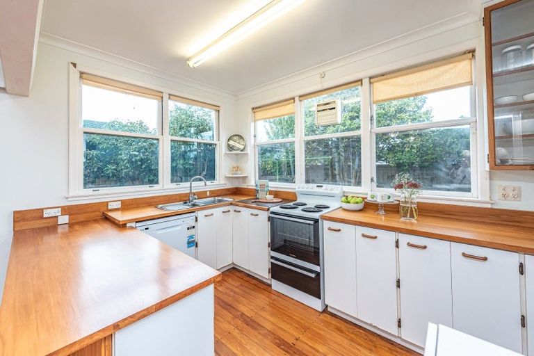 Photo of property in 11 Saint Leonard Street, Saint Johns Hill, Whanganui, 4501