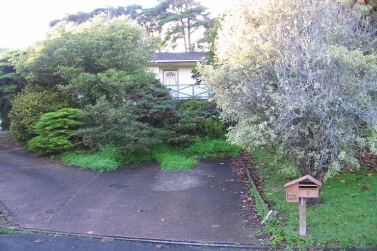 Photo of property in 1/21 Hurstbourn Priors, Goodwood Heights, Auckland, 2105