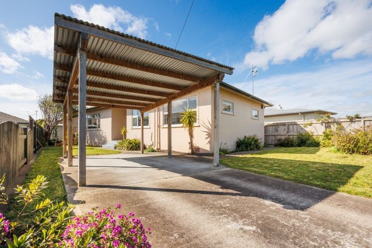Photo of property in 24 Leeds Street, Milson, Palmerston North, 4414