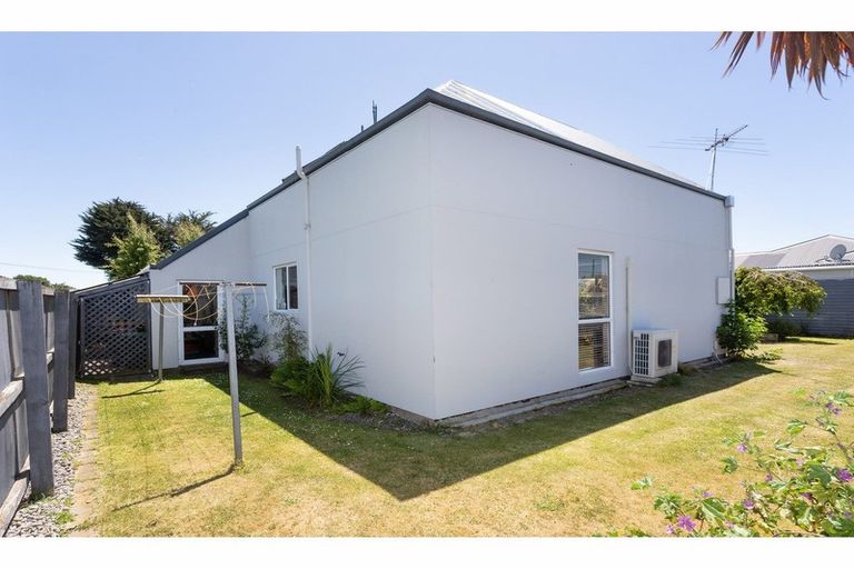 Photo of property in 47a Sawyers Arms Road, Northcote, Christchurch, 8052