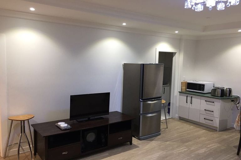 Photo of property in 2 Fitzwilliam Drive, Torbay, Auckland, 0630