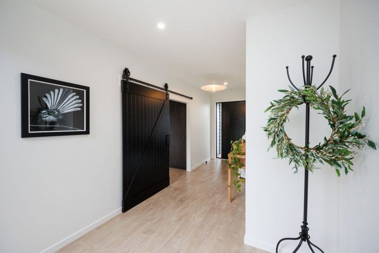 Photo of property in 72 Hartwell Drive, Kelvin Grove, Palmerston North, 4470
