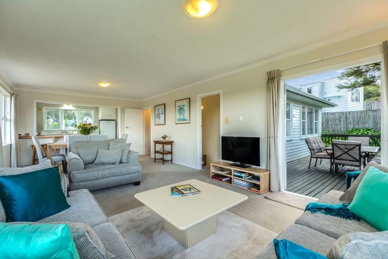 Photo of property in 1/19 Edgeworth Road, Glenfield, Auckland, 0629