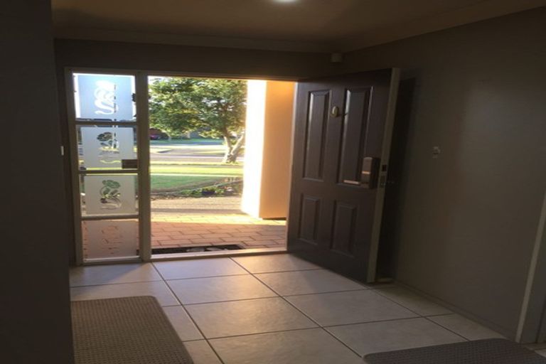 Photo of property in 66 Blackwood Drive, Wattle Downs, Auckland, 2103