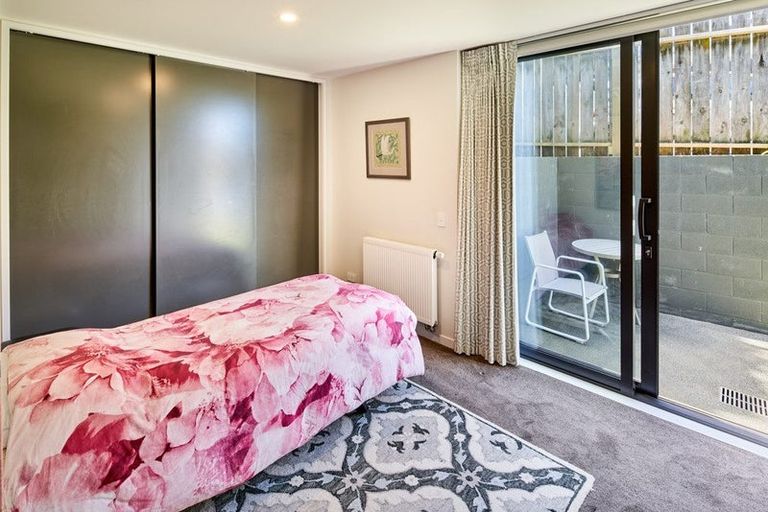 Photo of property in 196 The Esplanade, Island Bay, Wellington, 6023