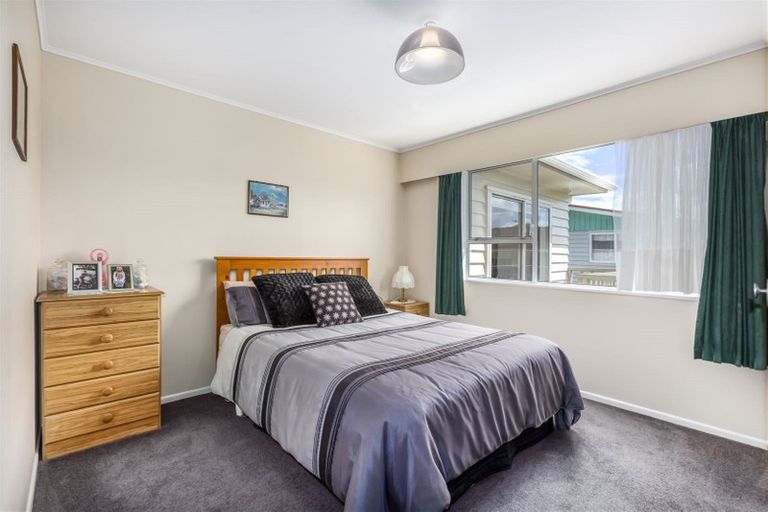 Photo of property in 4 Spey Place, Papakowhai, Porirua, 5024