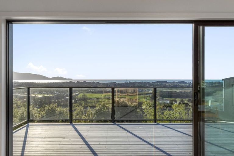 Photo of property in 86 Kotare Street, Waikanae, 5036