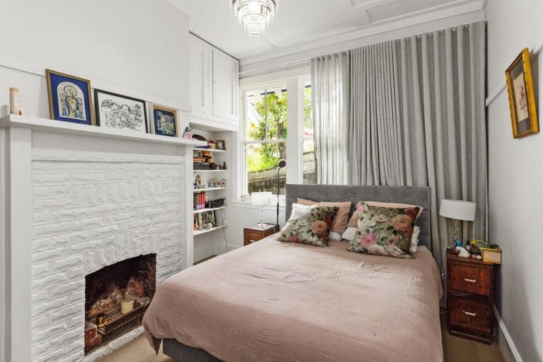 Photo of property in 60 Milton Road, Bluff Hill, Napier, 4110