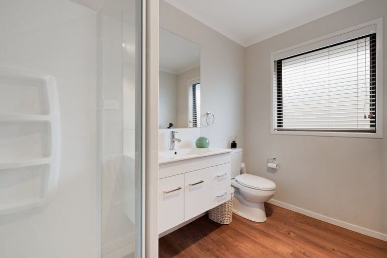 Photo of property in 17 Te Wharo Drive, Papamoa, 3118