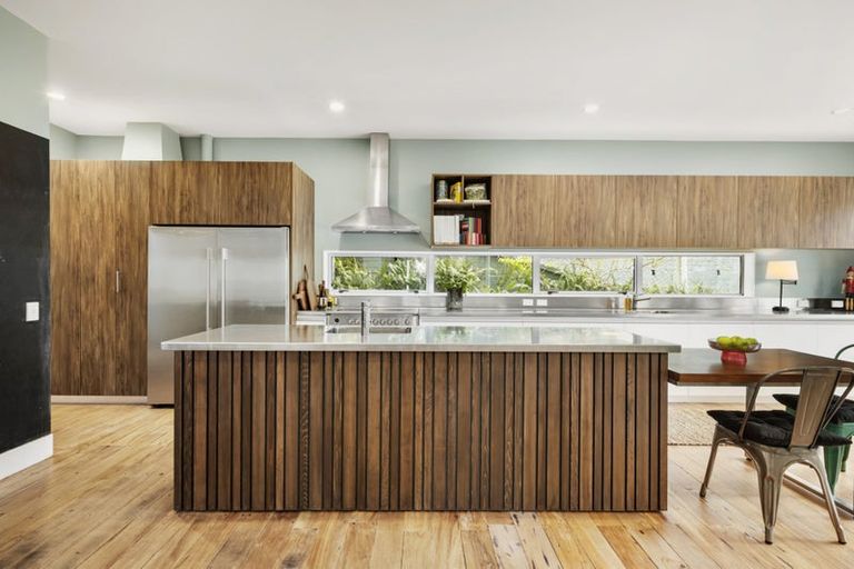 Photo of property in 26 Severn Street, Island Bay, Wellington, 6023