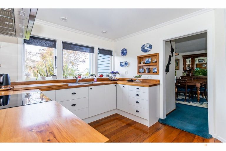 Photo of property in 12 Parsonage Road, Waimate, 7924