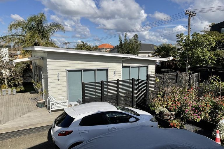 Photo of property in 15 Old Lake Road, Narrow Neck, Auckland, 0624