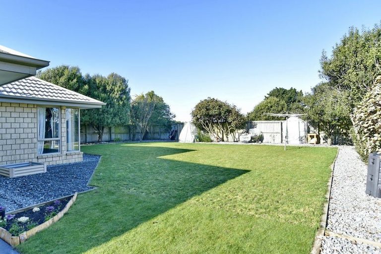 Photo of property in 29 Linkwater Way, Parklands, Christchurch, 8083