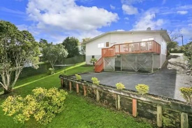 Photo of property in 35 Triangle Road, Massey, Auckland, 0614
