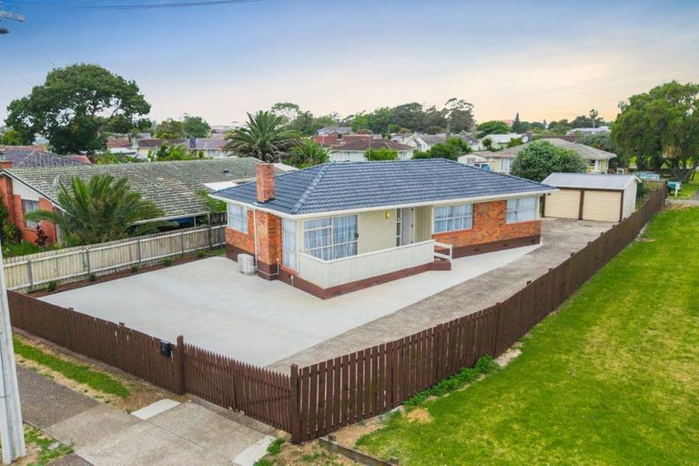 Photo of property in 21 Idlewild Avenue, Mangere, Auckland, 2022