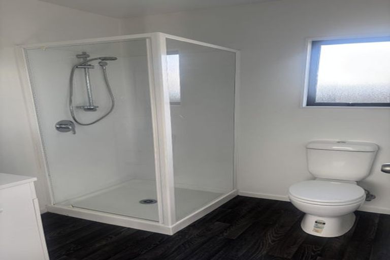 Photo of property in 207 Wainoni Road, Avondale, Christchurch, 8061